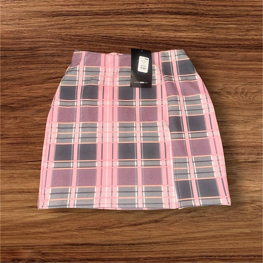 Fashion Nova Pink Plaid Women's Skirt Size Extra Small
